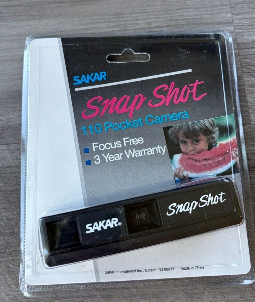 Vintage New Sakar Snap Shot 110 Pocket Camera Focus Free Black Sealed NIB Retro